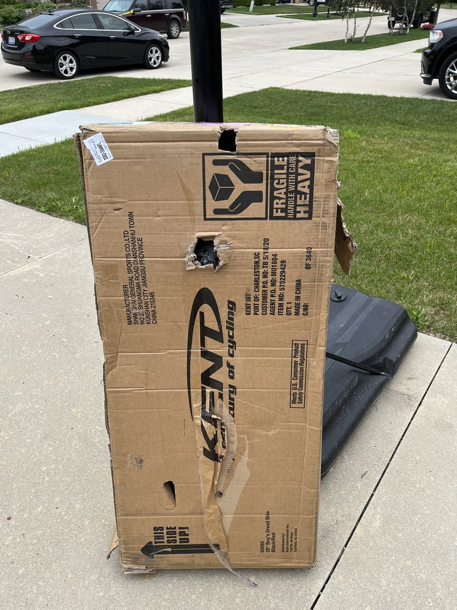 heather_2782's tweet photo. @Walmart please connect me with someone kind and capable. 5 customer service calls, 2 bikes in damaged boxes arriving late, one birthday girl who has yet to get a present but now I have to take it apart and return?! Seems like a great solution. Refund promised now story changed?? https://t.co/moARUgtnLi