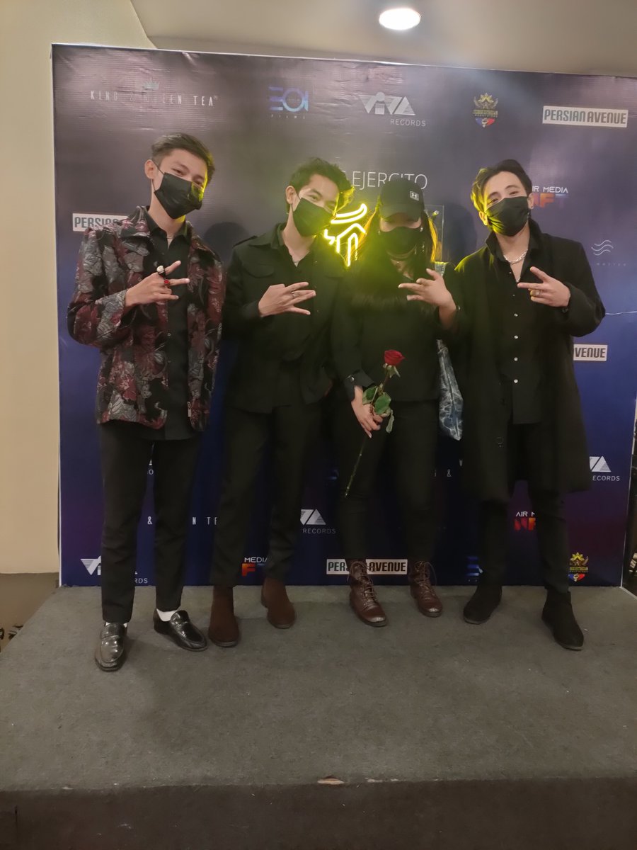 StylersOfficia1's tweet photo. NEW STYLE at "FOOL" MV Red Carpet Premiere 081422

NEW STYLE with STYLERS!..
Fans of @ericejercito and other viva artists 

#FoolRedCarpetPremiere 
#EricEjercito #FoolMV
#NEWSTYLE
@VivaArtists_
@NewStyle_offcl https://t.co/iJTotWxlOF