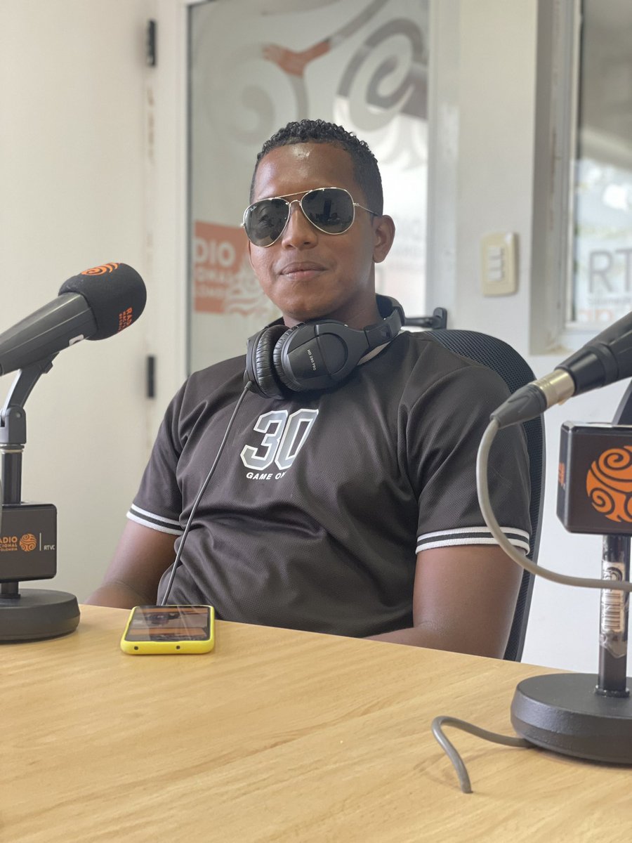 RadNalSai's tweet photo. #AlAire Key M, artista isleño nos habla sobre su regreso a la música. Sintoniza #LaTarima por los 99.5FM @RadNalSai https://t.co/EQlPRYUq8q