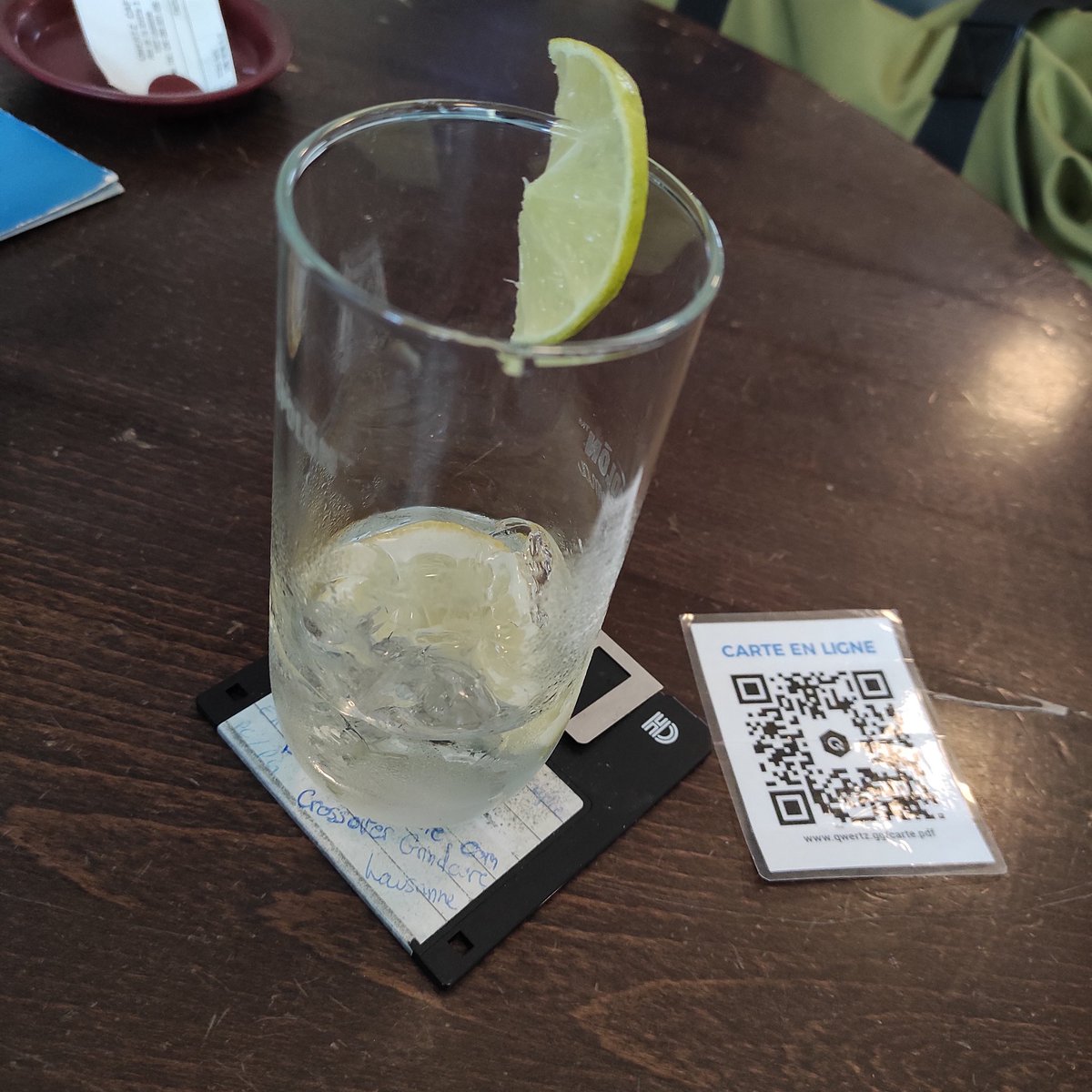MethanoArcticus's tweet photo. Amazed to see outdated technology sometimes' still in use even outside the scintillation lab....#ISME18 #Retro #90s #lausanne #oldbutgold #microbes https://t.co/qjJCcAyO5e