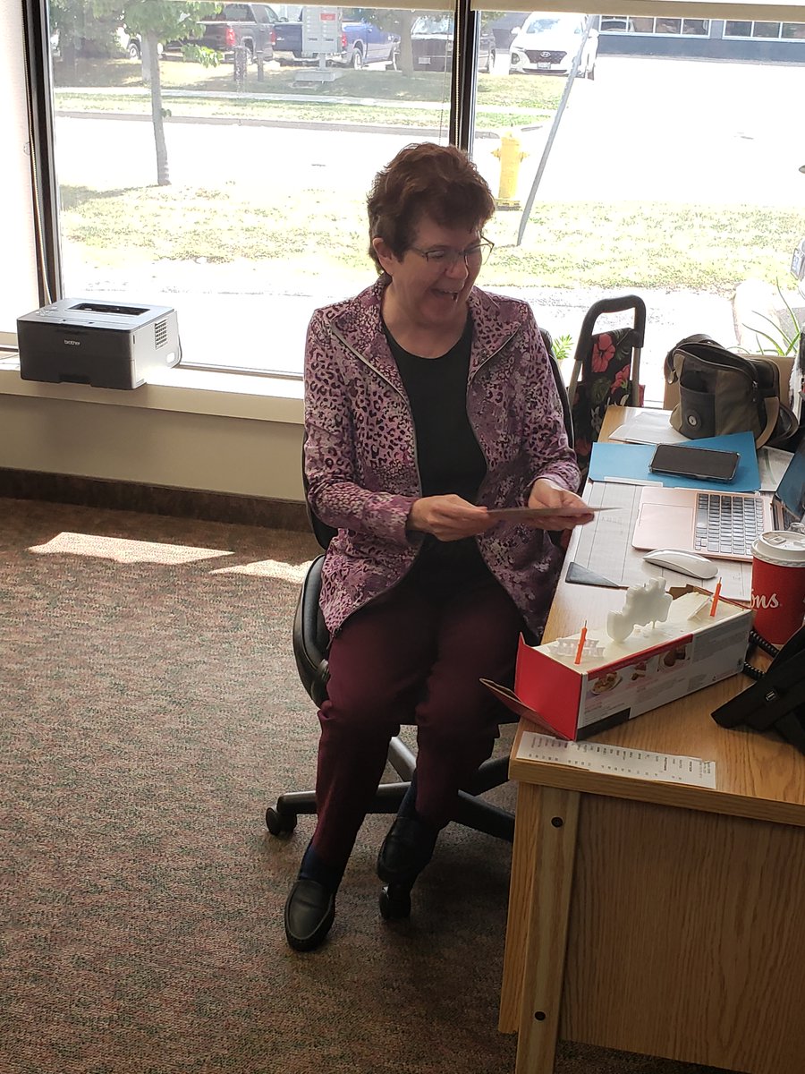 Happy birthday to Paulette Hauk! 
We're very happy that you had a chance to celebrate with us 💚 and we're looking forward to many more birthday celebrations! 

#holisticmeanswhole #natural #wellnessjourney #birthday #BirthdayGirl #workfam #workfamily #Celebrate
