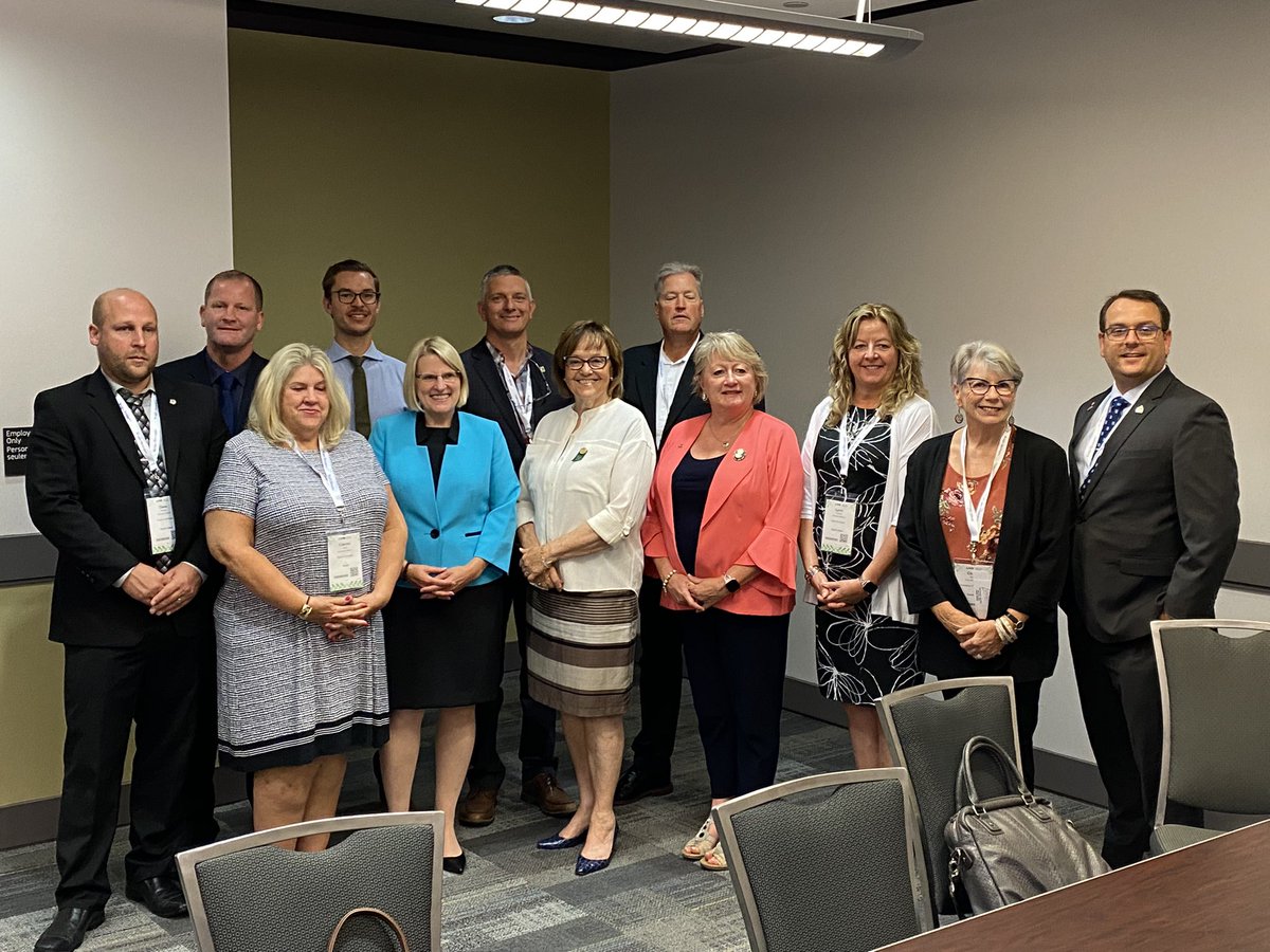 TownofLincolnON's tweet photo. Thank you to @SylviaJonesMPP and the team at @ONThealth for meeting with us and our colleagues across West Niagara to discuss the ongoing commitment to rebuild West Lincoln Memorial Hospital. @TWPWestLincoln @TownofGrimsby @HamHealthSci @samoosterhoff https://t.co/jwdNr3DJke