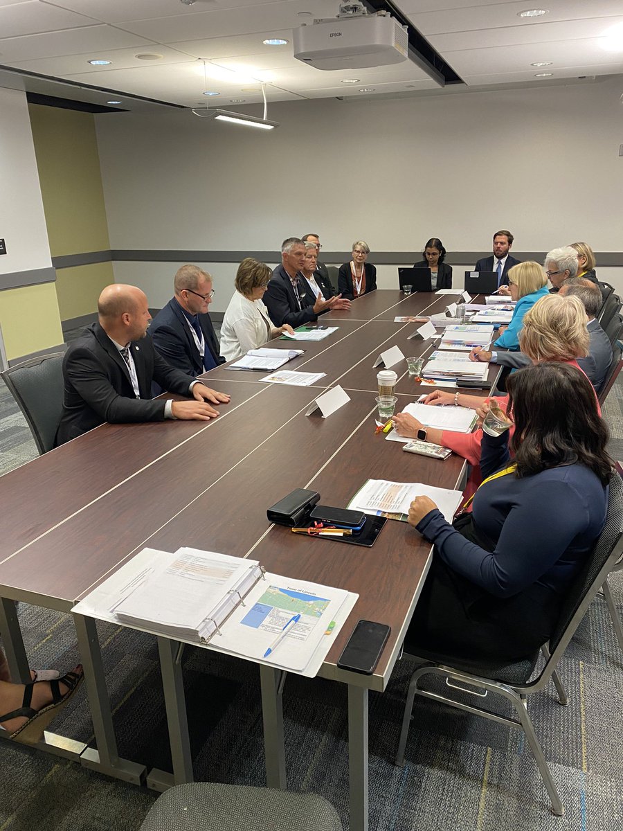 TownofLincolnON's tweet photo. Thank you to @SylviaJonesMPP and the team at @ONThealth for meeting with us and our colleagues across West Niagara to discuss the ongoing commitment to rebuild West Lincoln Memorial Hospital. @TWPWestLincoln @TownofGrimsby @HamHealthSci @samoosterhoff https://t.co/jwdNr3DJke