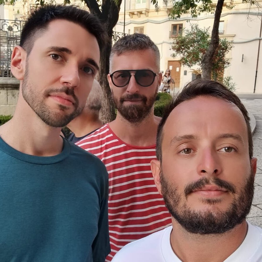 GMartelli88's tweet photo. Il trio dei vagabondi 😂 @pasqualeshots @alessiogarbin
~~~~~~~~~
#sempreinviaggio #friends #Sicily #Scicli #Sicilia #trip #tour #holidays #vacation #summer #travelgram #instaboys #instamen https://t.co/S3TLLXacFb https://t.co/oh1sHZWtf1