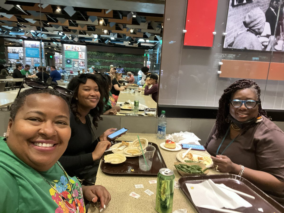 Learned about and enjoyed Soul Food at the National Museum of African American History and Culture 😋 So good! #BucknellStrong