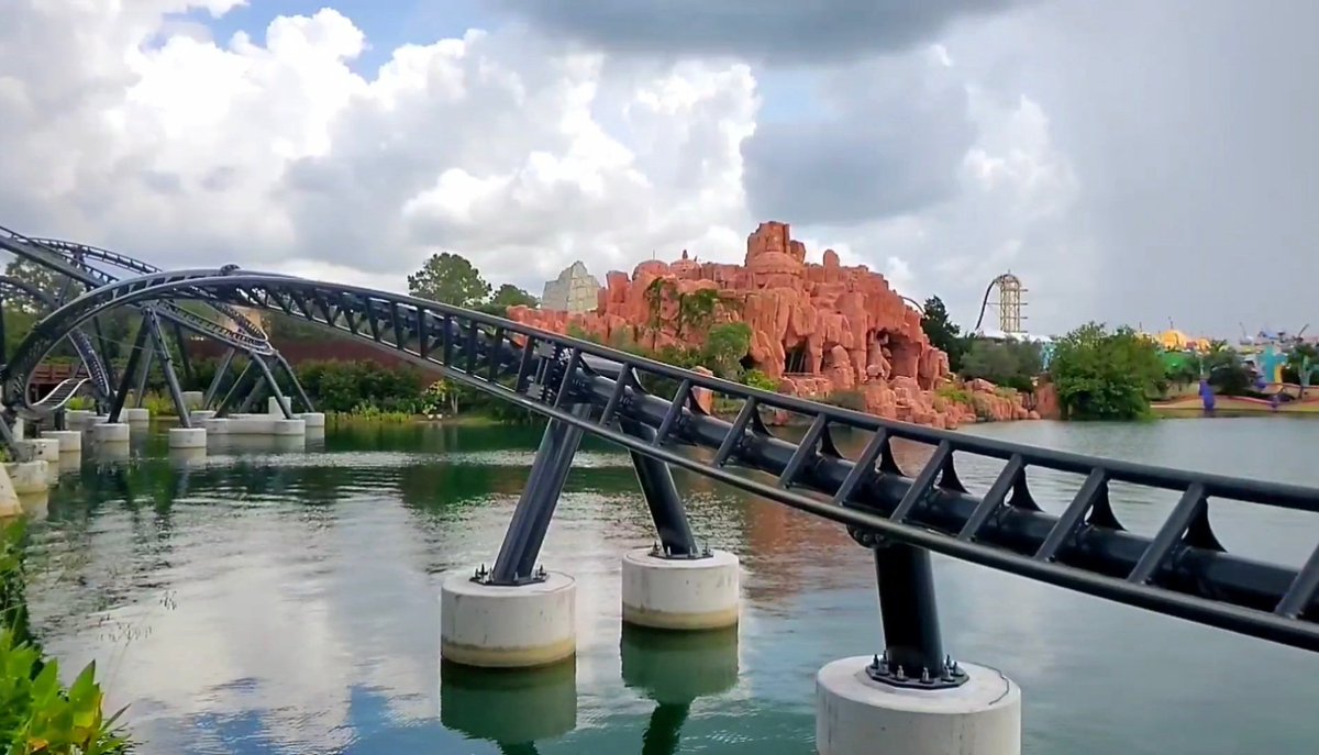 cvrfoto's tweet photo. 🎶Just another trainless Tuesday🎶
🎢 National Roller Coaster Day
#VelociCoaster #MosasaurusRoll #HollywoodRipRideRockit
@UniversalORL
#TrainlessTuesday
#JustAnotherTrainlessNationalRollerCoasterDay
@UpstopMedia @ThrillingMoment
📸📸📸 https://t.co/iDRbsAuQsJ