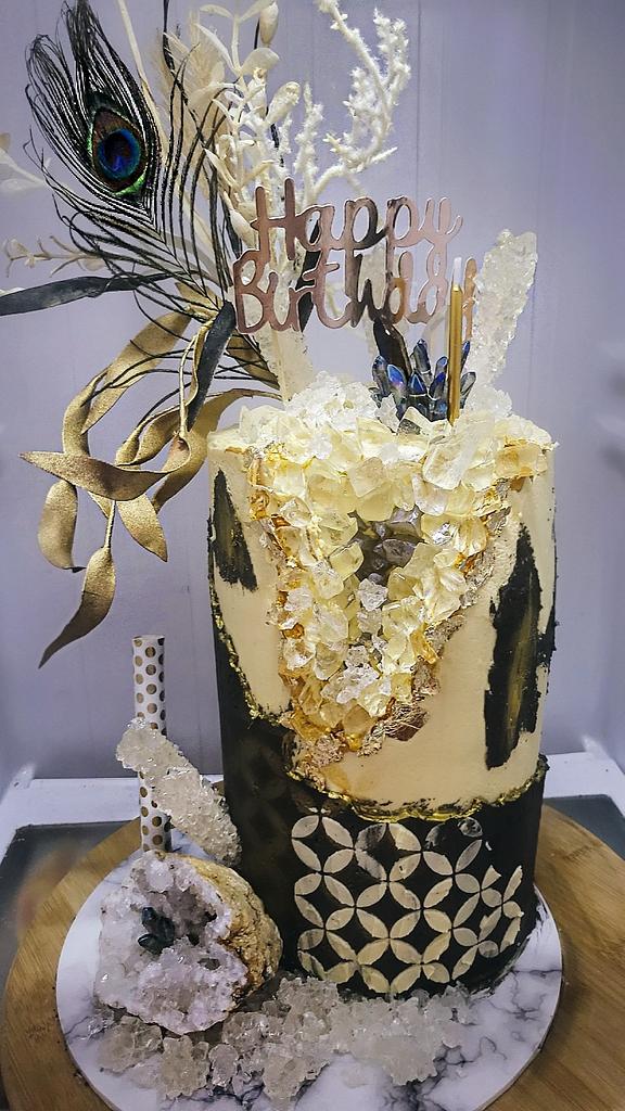 CakesDecor's tweet photo. 40 years young by Ashlei Samuels
https://t.co/r7GYYEId1I
#geode #geometricpattern #geodecake #crystalcandy #crystals #blackandgold #blackandwhite https://t.co/yJuw0RCr5G