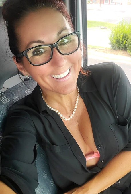 Late lunch break! Wonder what #ElonMusk eats for lunch🤷&zwj;♀️🤣🤷&zwj;♀️ https://t.co/F3k8xKd59u<a href="/tag/elonmusk"class="tags">#ElonMusk</a>