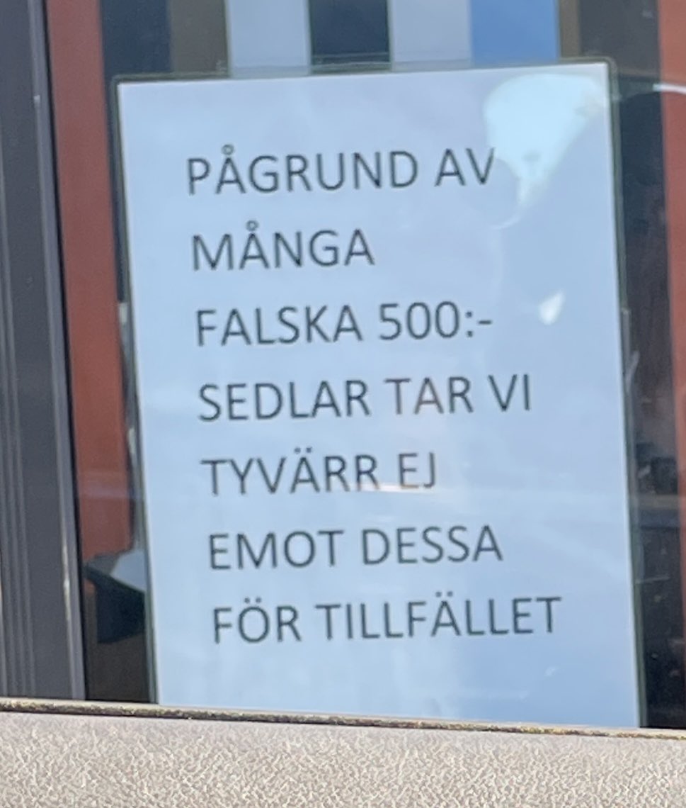 Säg till när ni tar emot dem igen. Är ju inte direkt billigt med skräpmat nuförtiden.😜