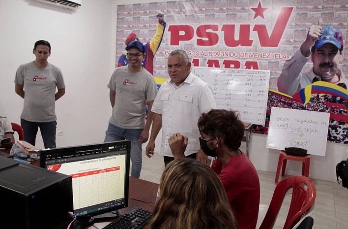 Desde el PSUV - Lara continuamos desplegados siguiendo orientaciones de nuestro presidente @nicolasmaduro. El próximo sábado se realizarán las asambleas en cada territorio para escoger a sus jefes y jefas de calles. ¡Venceremos!
