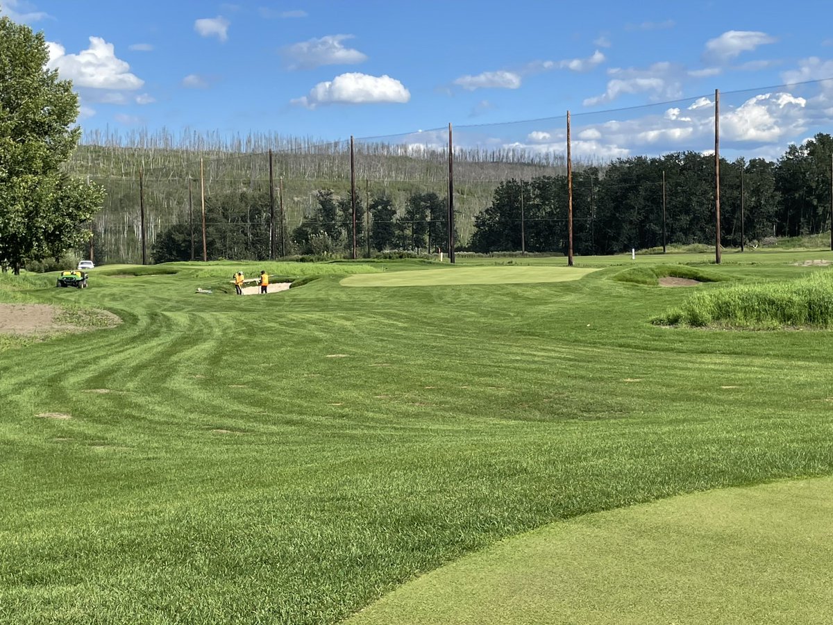 Sand getting added to new Cubs course. Looks awesome! <a href="/MiskanawGC/">Miskanaw Golf Club</a> <a href="/OCGolfDesign/">Ohnysty Crough Golf Design</a> <a href="/PaulCrough/">Paul Crough</a>