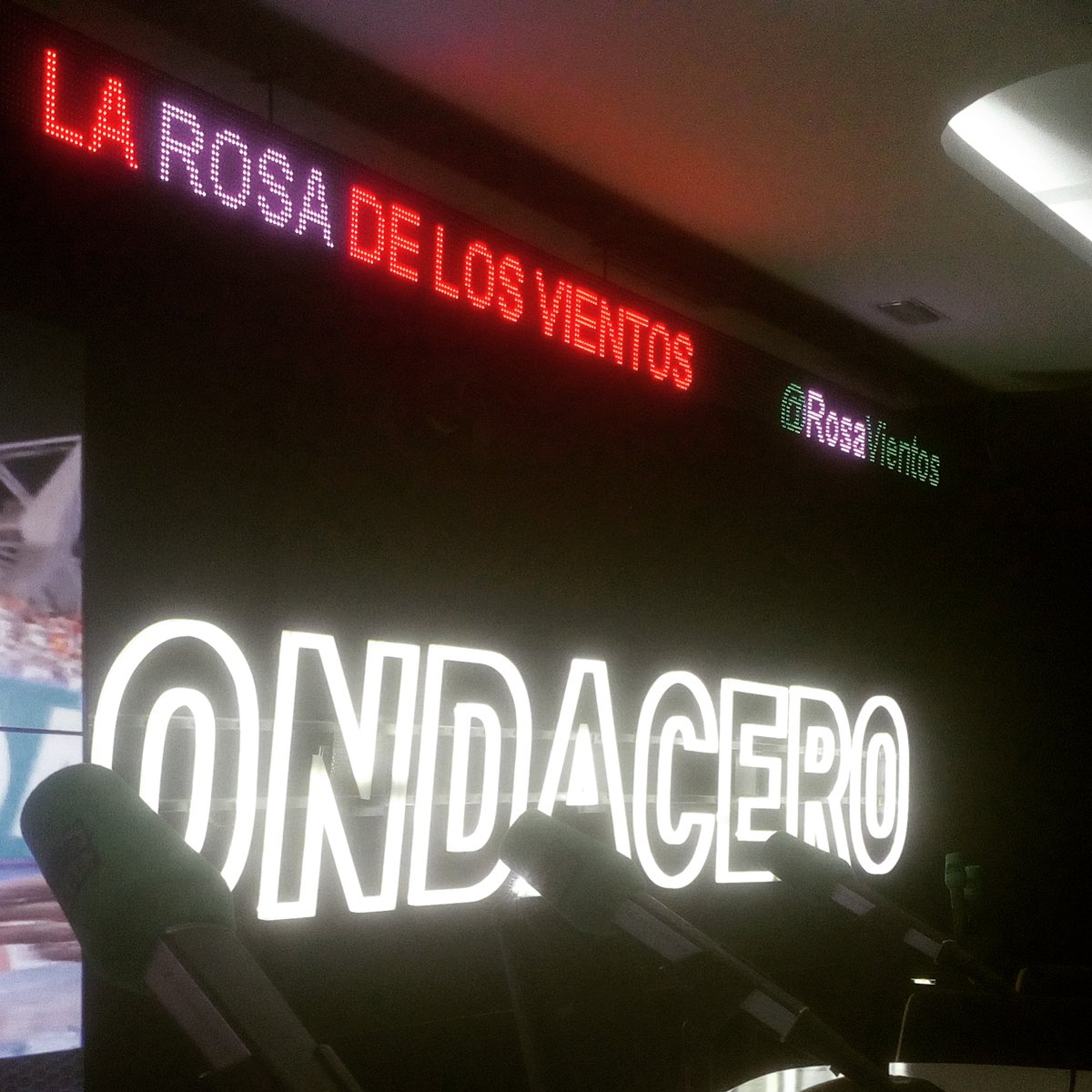 El próximo 3 de septiembre a las 01.00 de la noche comienza el año 25 de La Rosa de Los Vientos #rosavientos Estáis invitados!!!! Mientras tanto. Seguid disfrutando del mes de agosto y de nuestra edición veraniega.