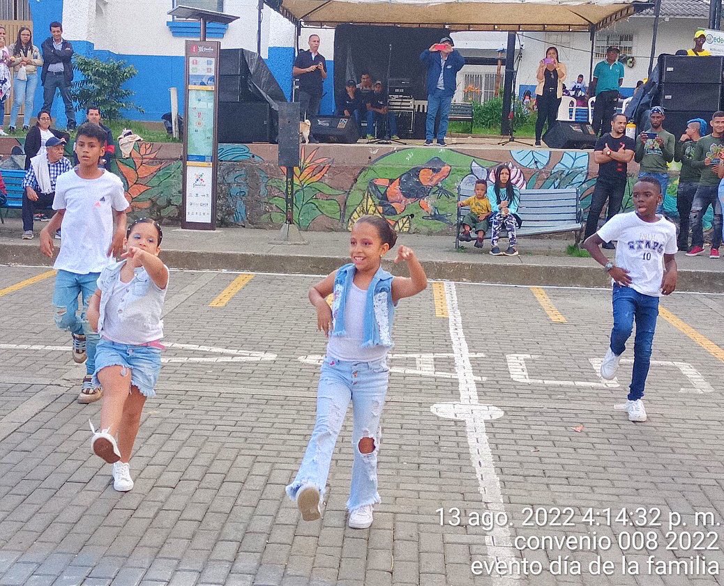 cedecurorg's tweet photo. En el marco del Convenio de Asociación 008-2022 con la Alcaldía de Santiago de Cali @CaliCultura celebramos el Día de la Familia en Felidia 🥁💚✨contando con la participación de la Red Juvenil de Desarrollo Rural - Colectivo HORUS y otras dependencias del municipio. https://t.co/pfg06gFglm