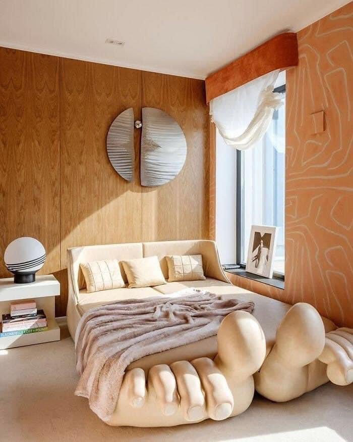 OdsRasheed's tweet photo. the bed i want 😂😂.... #legTime https://t.co/JHxWn12Y5t