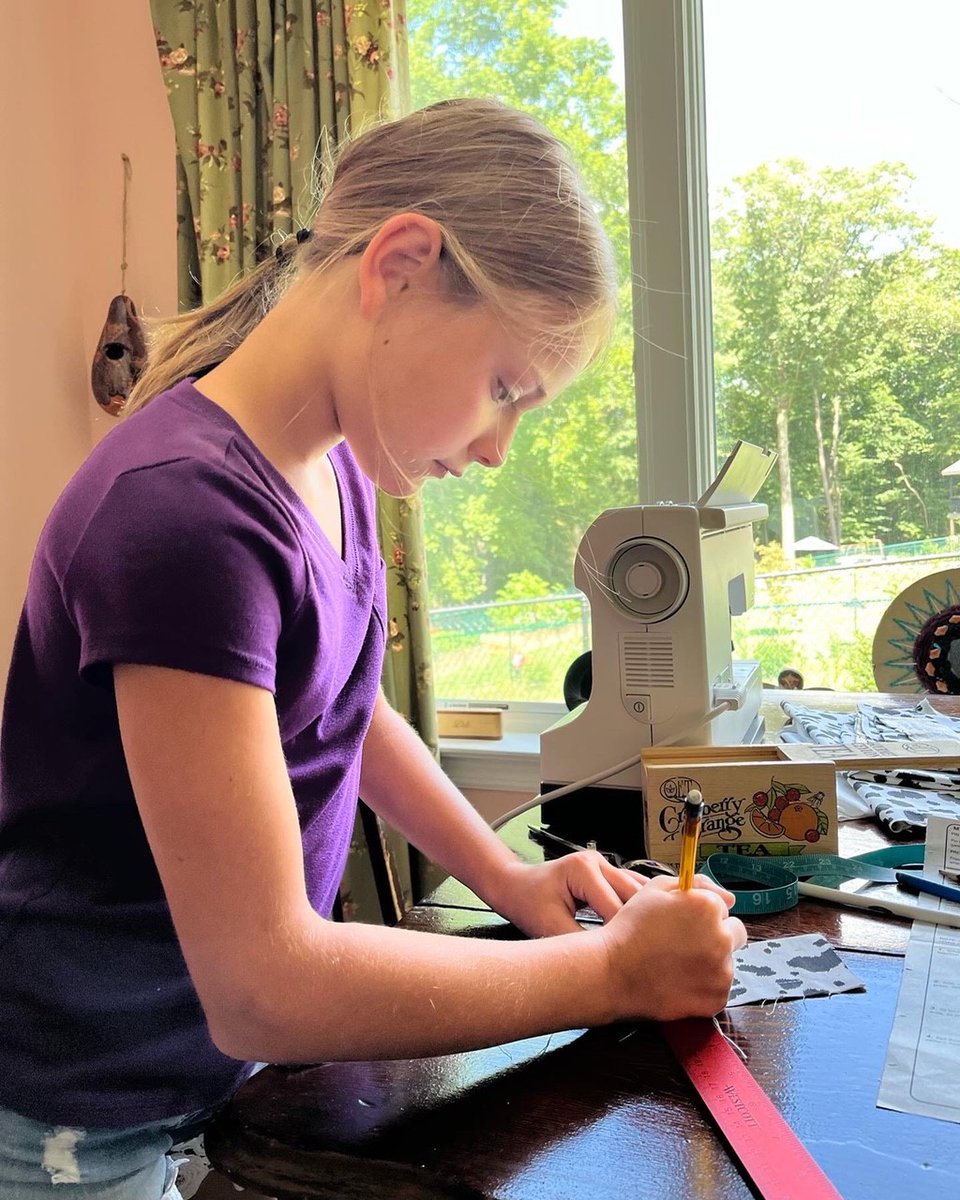 FamilyGuidance's tweet photo. This mentee has been learning how to sew from her mentor over the last few weeks!
Go to the last picture to see what she created π€©π
#mentoring #one2onementoring https://t.co/BQ0YR8dBWS