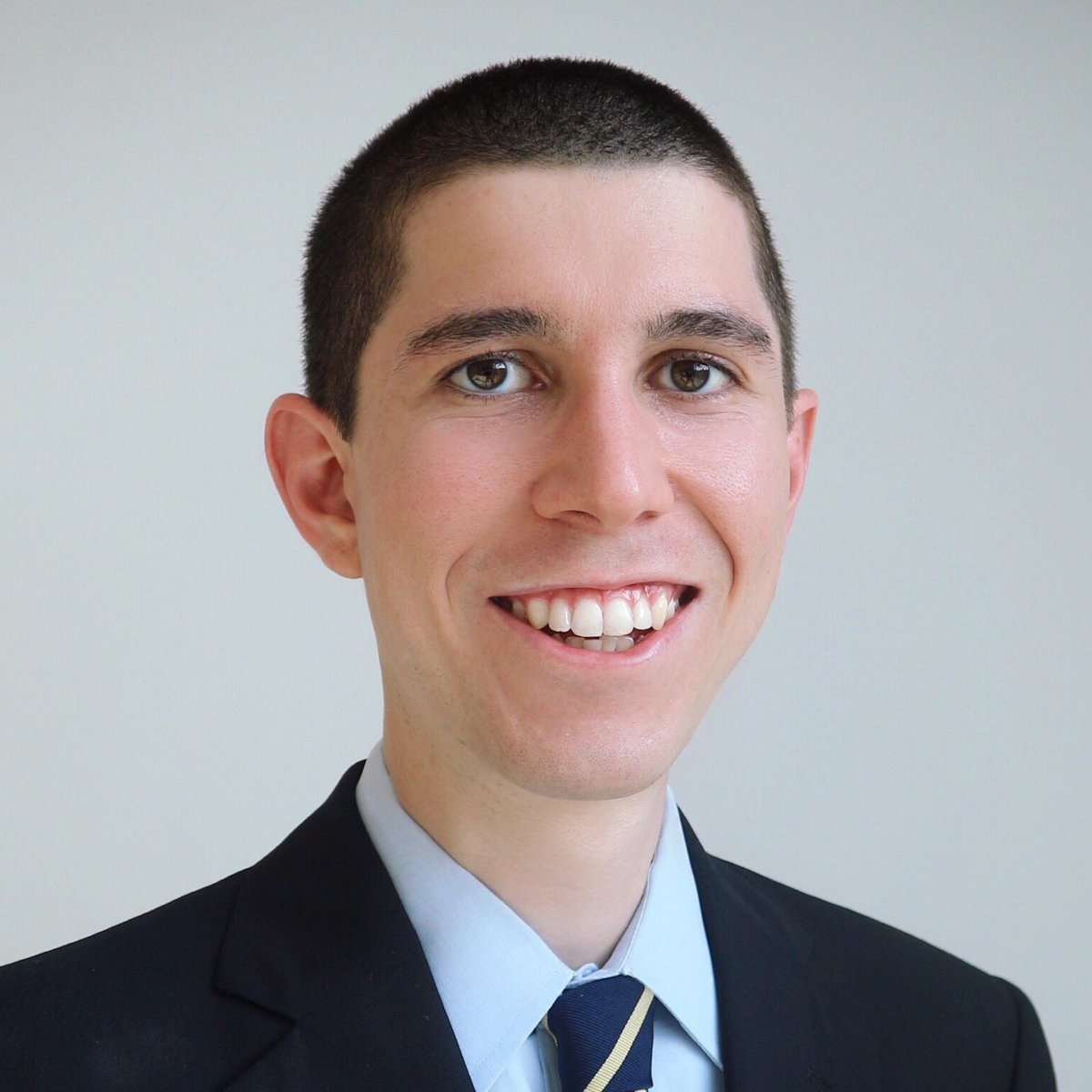 Congrats to Alexander Blum, the 2022 winner of the Award for Student Excellence in Public Health Practice in Baltimore, for his work to establish a clinic in Baltimore that provides health evaluations for asylum seekers.

tinyurl.com/2021-2020-Prac…

<a href="/EsperanzaHealth/">Esperanza Health Centers</a> <a href="/LoyolaMaryland/">Loyola University MD</a>