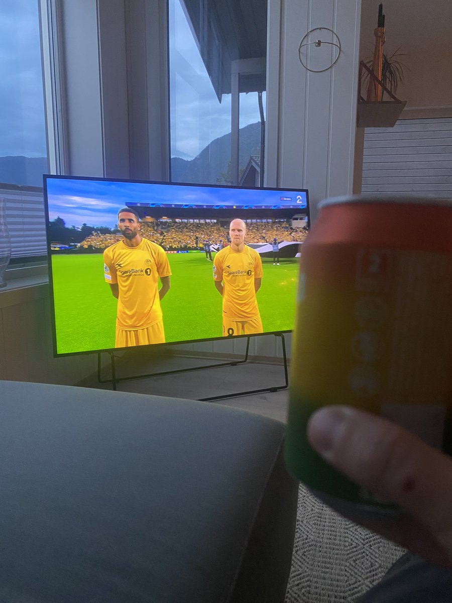 HFurebotn's tweet photo. Heia @Glimt 🌟🌟🌟 https://t.co/5n0jgc0Y4B