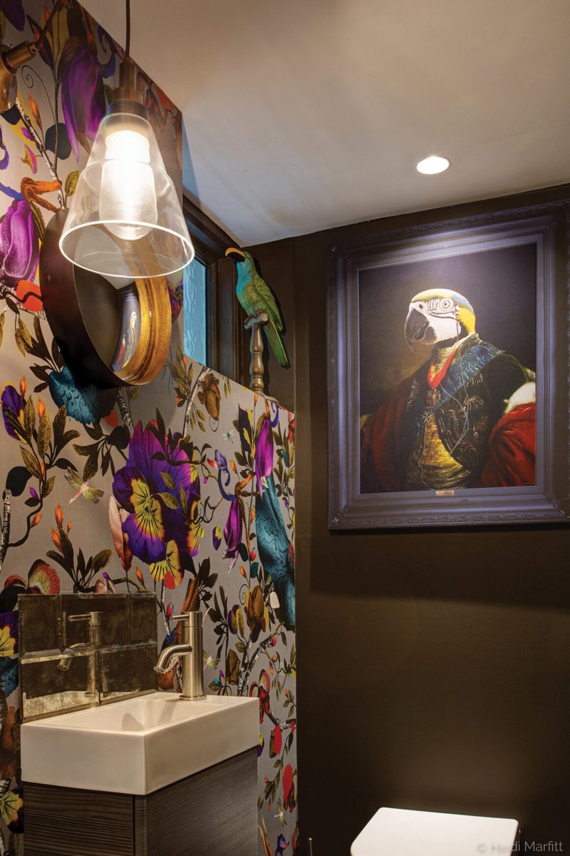 ARTICLE: How to use wallpaper in the home with AMC Designs
bit.ly/3JYK8JG

#wallpaperdesign #interiordesign #bathroomdesign #britishdesign #homedecor #luxurylifestyles