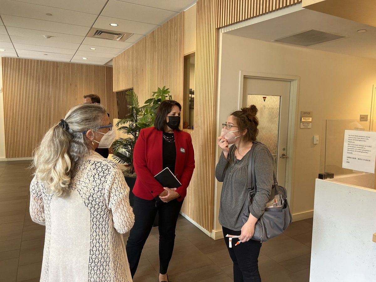 Emilyklevine's tweet photo. Thank you @MayorDriscoll for coming to see us today. We love showing off our communities and are even more proud of the engaged residents and employees who make our campuses hum @LifeAt2Life #agingincommunity https://t.co/1fqVWsYU90