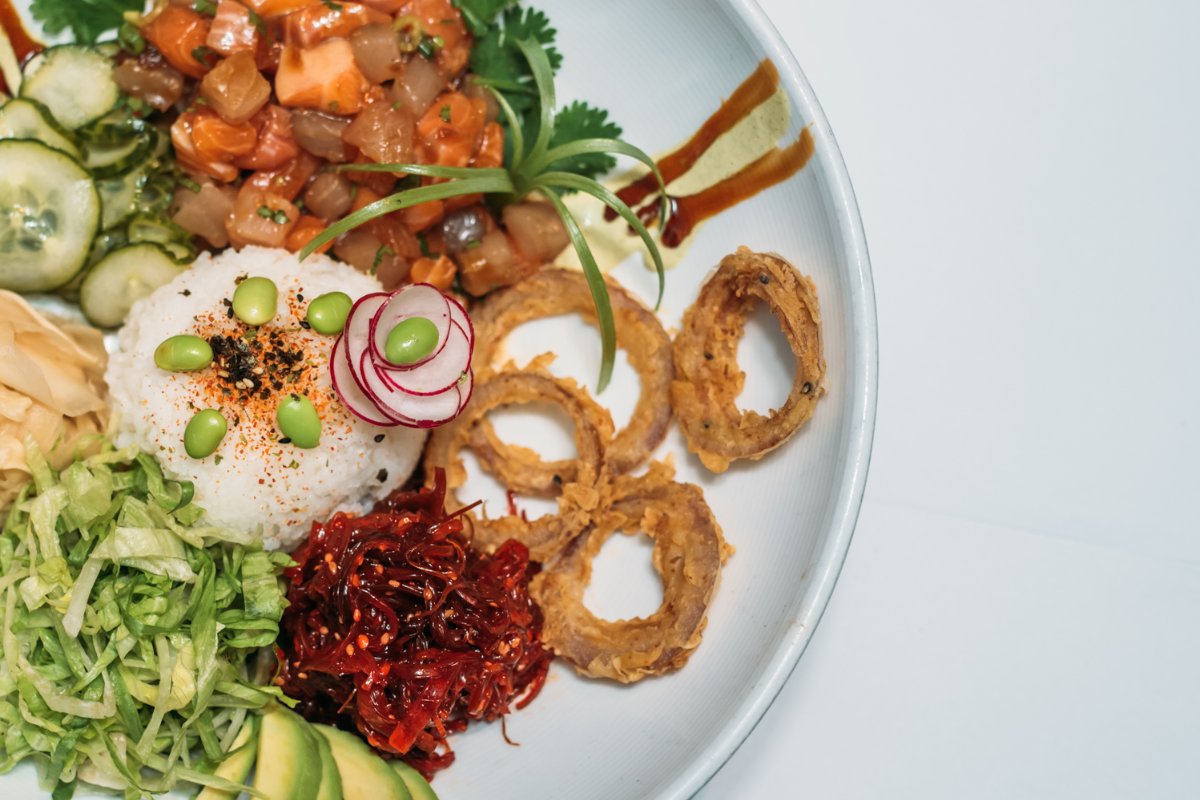 USSNemo's tweet photo. Our food is almost too beautiful to eat, but way too delicious not to. Come start your week with a bite of your favorite order! #USSNemo #FineDining #seafood #wine #DinnerTonight #GourmetFood #PlaceToBe #naples #fl #NaplesEats https://t.co/FNXXJKBWyh