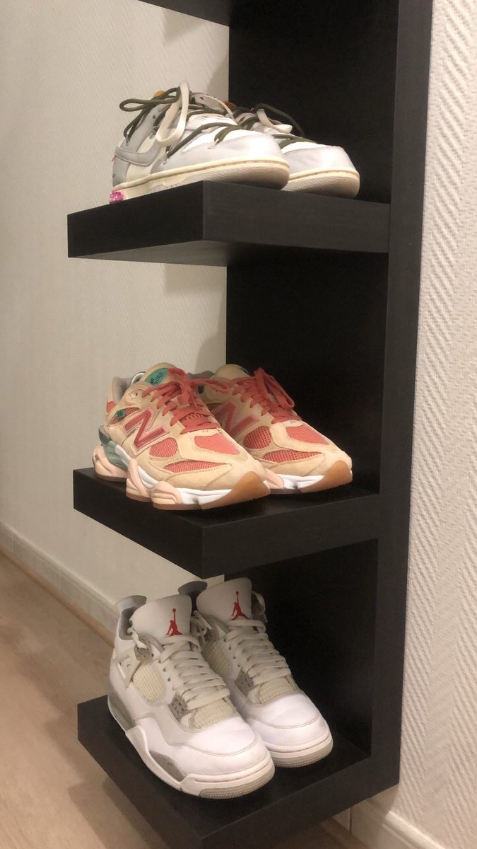 _kanekid's tweet photo. j’ai enfin acheté la fameuse étagère Ikea et c’est un vrai banger https://t.co/lBDlCqbd9b