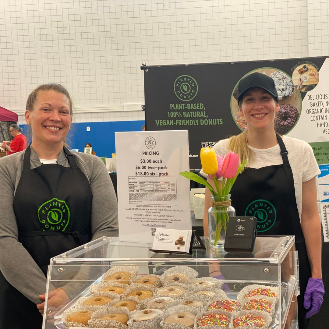 bostonlocalfood's tweet photo. We are thrilled to welcome Planted Donuts as a new vendor for the 2022 Boston Local Food Festival!

Come give try their plant-based cake donuts a try this September 18th at the Rose Kennedy Greenway in Downtown Boston.

#blff22 #localfood https://t.co/DtRqXgxGbM