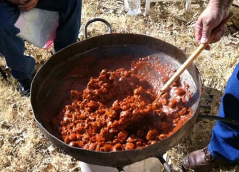lakewizz's tweet photo. @tonyaiseminger Don't forget 
Asado-Southern N.M.
vs 
Carne Adobada- Northern N.M.

#teamasado https://t.co/sqvOFUSHWZ