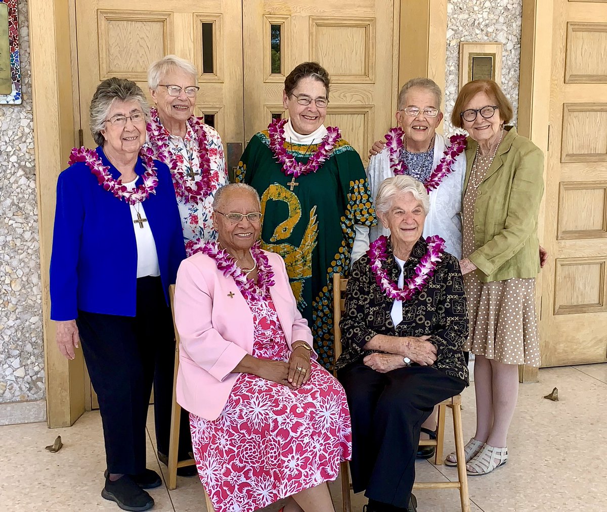 SNDdeN_EastWest's tweet photo. Congratulations to our  @SNDdeN_EastWest Jubilarians in the west who celebrated decades of ministry and commitment to the mission of #SaintJulieBilliart to #makeknownGodsgoodness. #renewtransformrespond #wearesndden https://t.co/Pia3JfC1aN