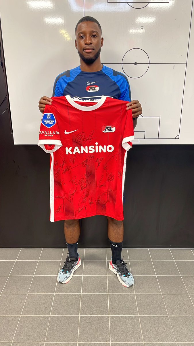 FffManager's tweet photo. Giveaway time!
Kans maken op dit shirt gesigneerd door de selectie van @AZAlkmaar? 
Ga dan snel naar onze Instagram pagina en doe mee met deze winactie!
#Giveaway #eredivisie #win https://t.co/E7vj9aXYg9
