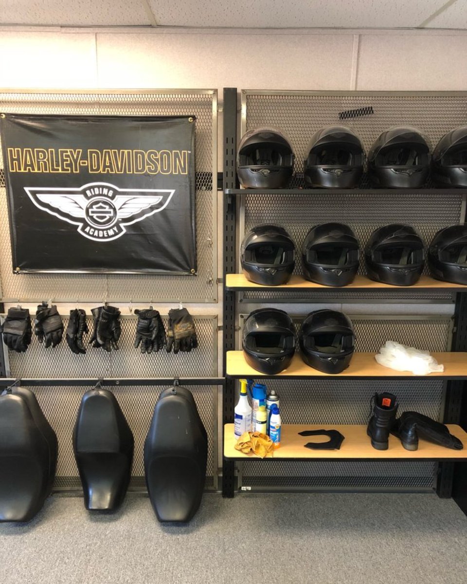 SacramentoHD's tweet photo. When you're an adrenaline junkie, it's important to protect yourself! Replacing your helmet every five years, after any major impact, or anytime you feel it's looser than it should be, will help to keep you safe and protected on the road. https://t.co/cEbfdng1iG