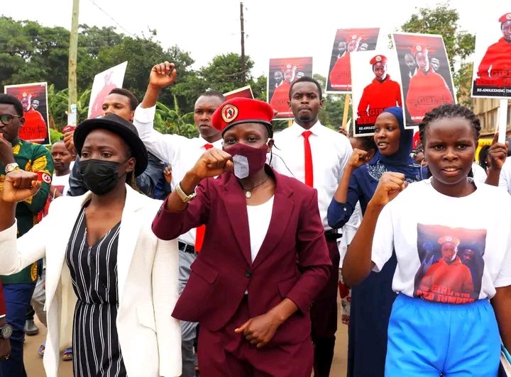 SeraTheActivist's tweet photo. Situka tutambula olugendo luwanvu.
@NUP_Ug
@People_Power_Ug
#MUSEVENMUSTFALL https://t.co/NoTqRiIpds