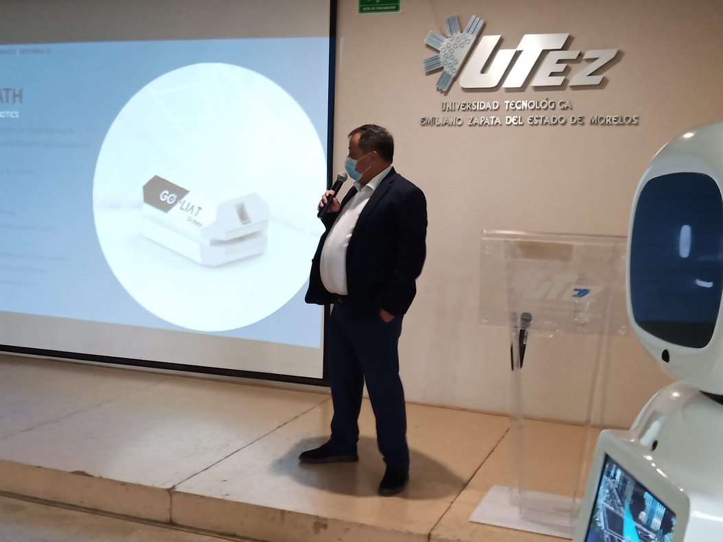 octopytech's tweet image. Hoy se dió a la 14 edición de la Escuela de #InteligenciaArtificial y #Robótica 2022, en donde @octopytech y #Octybot estuvieron a cargo de la charla inaugural de este evento de @utez_morelos, @ieeeorg y la Asociación Mexicana de #Mecatrónica.