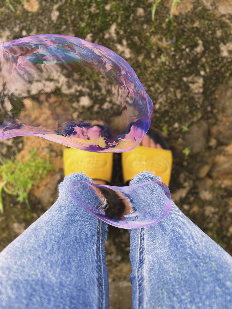 ishavma's tweet photo. There goes my bubble 🫧 https://t.co/5YX3Yzpsek