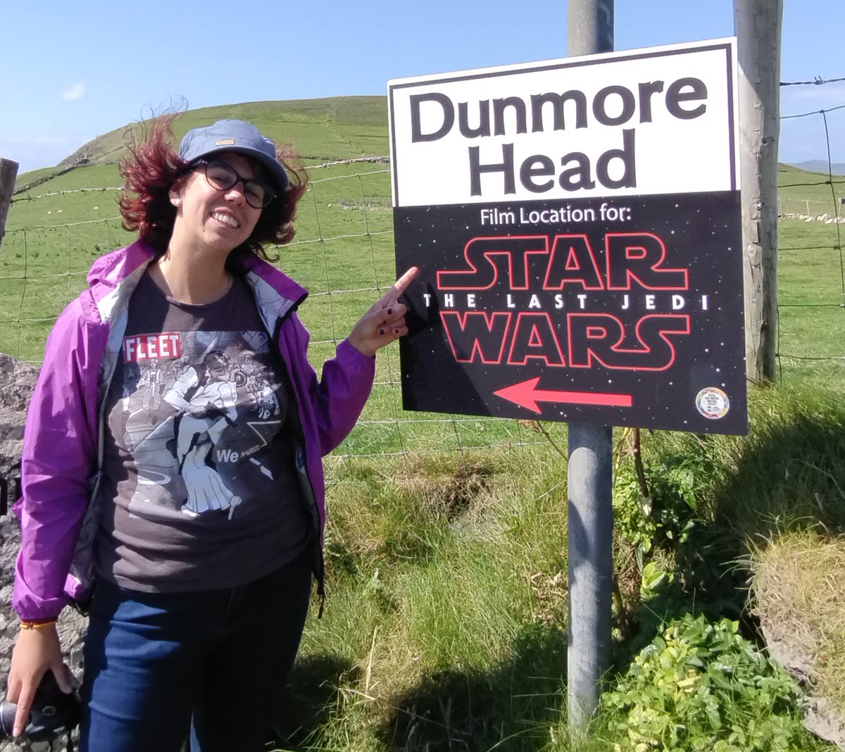 ScamanderLeta's tweet photo. E cmq oggi ho vinto nel momento in cui sta mattina ho pensato: ma si, mettiamoci la mia maglietta a tema star wars.
#Ireland #starwars #thelastjedi #dunmorehead https://t.co/vZtEEqL0eR