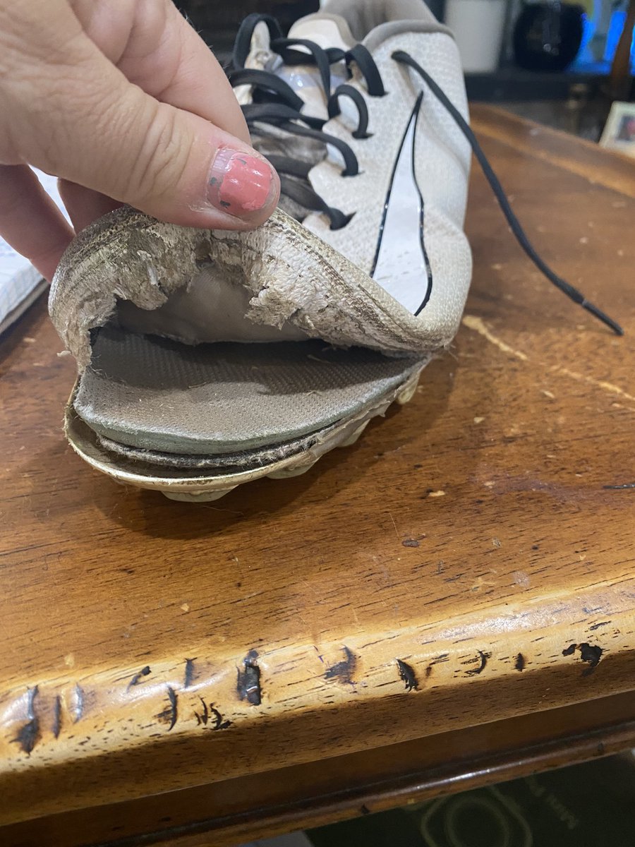 ItGirlPR's tweet photo. @Nike 3 months of use, Nike not standing by valid warranty - disappointed. All the sites teens buy from are not covered by @nike warranty buyer beware!!!! https://t.co/YKIN0cke1p