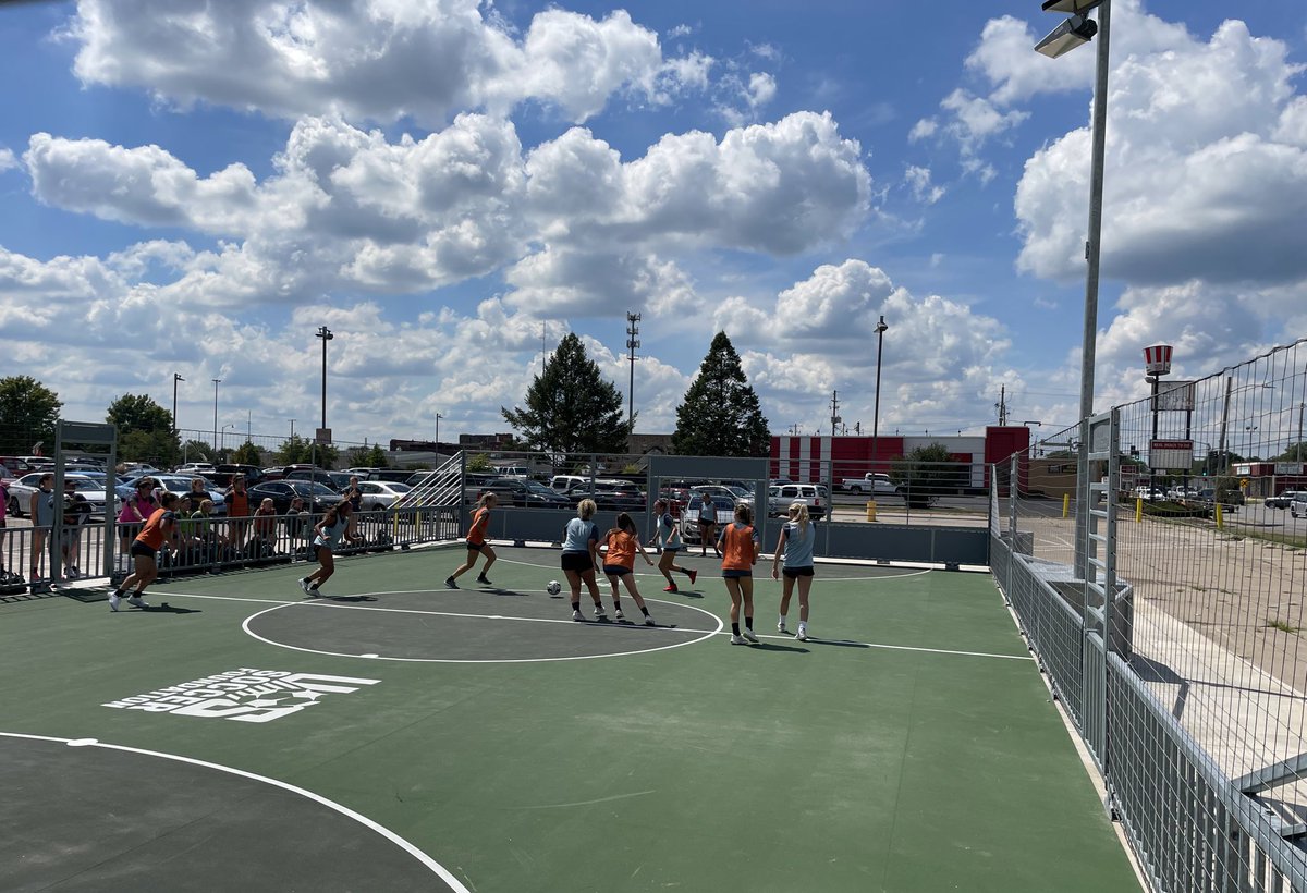 NikRule's tweet photo. Love seeing @WPU_WSOC get some work in at the #MiniPitch in downtown Oskaloosa! https://t.co/4dEDrZCIE2