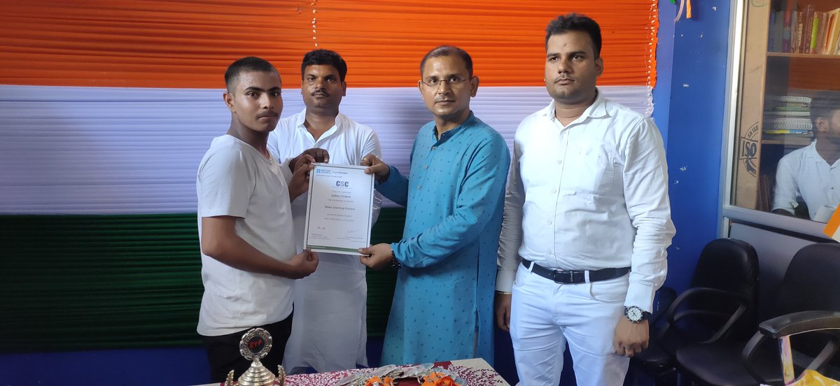 EntellusAcademy's tweet photo. On the eve of #AzadiKaAmritMahotsav #Free @BritishCouncil certificate distributed by @academy_csc @EntellusAcademy director Dr @EntellusCscBsdm @CSCegov_ @BiharCsc @dintya15 https://t.co/cbR2AIdJEJ