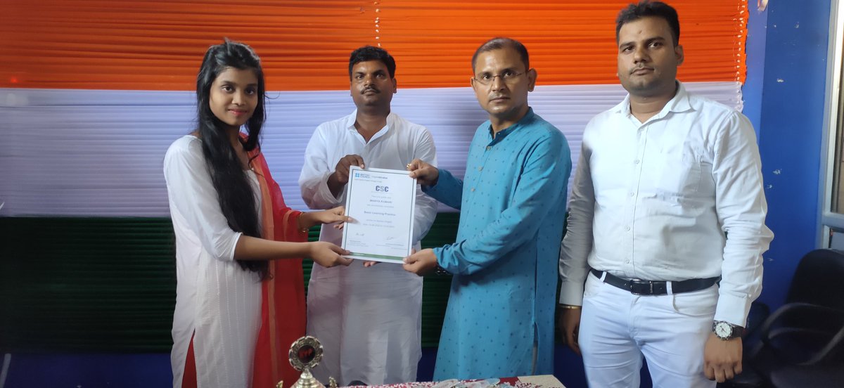 EntellusAcademy's tweet photo. On the eve of #AzadiKaAmritMahotsav #Free @BritishCouncil certificate distributed by @academy_csc @EntellusAcademy director Dr @EntellusCscBsdm @CSCegov_ @BiharCsc @dintya15 https://t.co/cbR2AIdJEJ