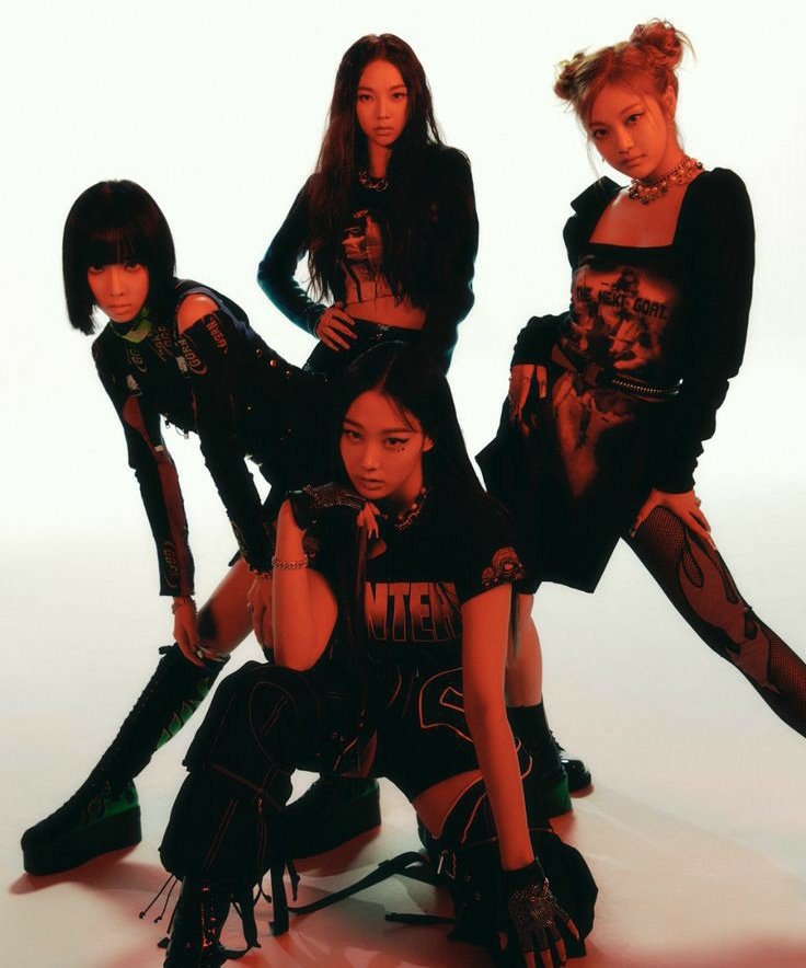 STARGIRLSHLC's tweet photo. WE ARE #STARGIRLS🌌 

 #LUV🍷 #WINTER🧤 #BILLIE🍕 #BIBI🌸 

[#] @RHallucinado @YGHLLC https://t.co/QCGqA4h4cu