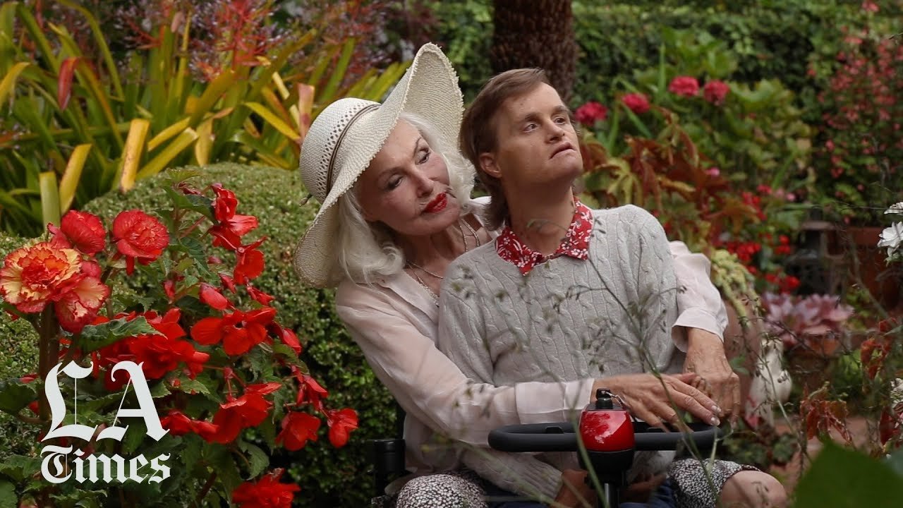 J. Holt Smith Et Julie Newmar — free download