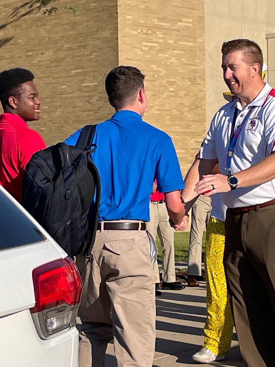 marmionacademy's tweet photo. Today we welcomed the Class of 2026 and all new students with our traditional Clap In. Faculty and staff lined the sidewalk as our new Cadets entered the building, each personally greeted and escorted by a Marmion MENtor. Welcome to Marmion! We are excited you're here! #MAWAY https://t.co/bBVppKvwQM