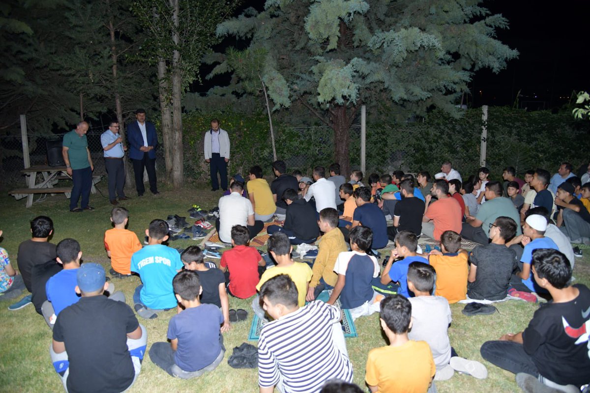 serhatoguz06's tweet photo. 📍İçören Kuran Kursundayız…

Kur’an-ı Kerim eğitimi alan sevgili öğrencilerimizi ve hocalarımızı ziyaret edip, keyifli bir sohbete daldık, yavrularımızın sorularını cevapladık. Rabbim tüm öğrencilerimize zihin açıklığı versin…

Her zaman yanınızdayım sevgili gençler. https://t.co/zLp7S52PH3