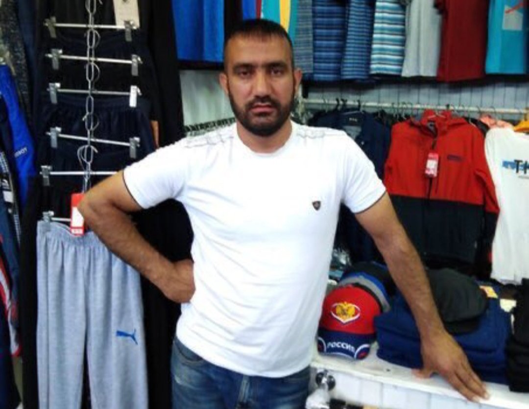 Mısır Çarşısı:

+ Deneme kabini nerde abi?
- Yabancı yok gardaş soyun