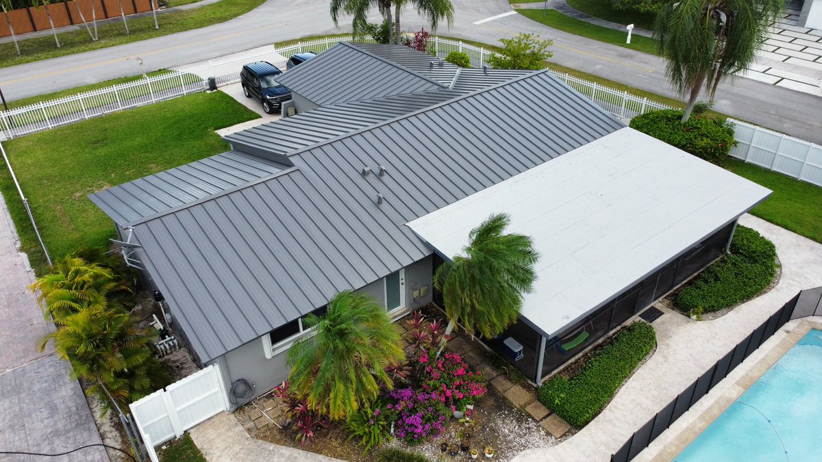 MromeroContract's tweet photo. Free Estimates 🚨 Now serving South &amp; Central Florida 🚨 New Roof, Re-Roof, DM or Call us (786)616-5722)
 #RoofLife #Miami #DadeCounty #BrowardCounty #PalmBeach #SoFlo #Construction #Roofing #Realty #MiamiBeach #CoralGables #Kendall #Tamiami #KeyBiscayne #CoconutGrove #WorkHard https://t.co/Yqzdjgl3ho
