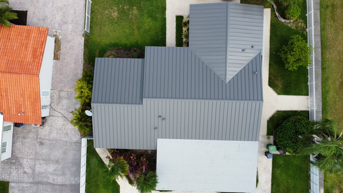 MromeroContract's tweet photo. Free Estimates 🚨 Now serving South &amp; Central Florida 🚨 New Roof, Re-Roof, DM or Call us (786)616-5722)
 #RoofLife #Miami #DadeCounty #BrowardCounty #PalmBeach #SoFlo #Construction #Roofing #Realty #MiamiBeach #CoralGables #Kendall #Tamiami #KeyBiscayne #CoconutGrove #WorkHard https://t.co/Yqzdjgl3ho