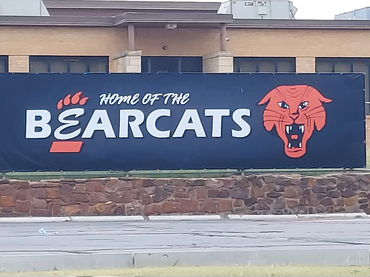 RobynPekarek's tweet photo. Beautiful drive to Bearcat country this morning! Ellsworth Jr./Sr. High is ready to start FastBridge screeners this year! @SmokyHillEd  #SHESC https://t.co/cJBDJQA5M3