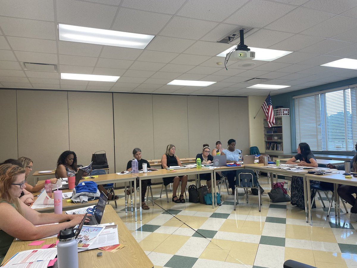 GCSDcommschools's tweet photo. Great 1st day of training for our team! @GreeceCentral @natcenterforcs @NYSCSN #csstandards #intendedimpact #gcsdcommschoolscare @Center4Youth https://t.co/lhr3K2aN9N