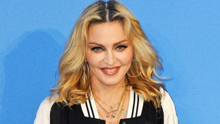 elmusicfeelings's tweet photo. #Madonna fête ses 64 ans. Elle est une des principales icônes de la pop moderne, avec une influence encore palpable dans l'industrie et plus de 200 millions de disques vendus.
Si vous ne deviez retenir qu'un TITRE? https://t.co/FkLDMrZRVb