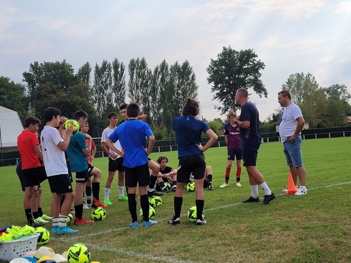LimensJsa's tweet photo. Reprise Pour les jeunes U16R2du Groupement Jeunes  Limens Jsa, @ASNSL24 et @EGVofficiel , prochaine https://t.co/DTGOuvVTIz