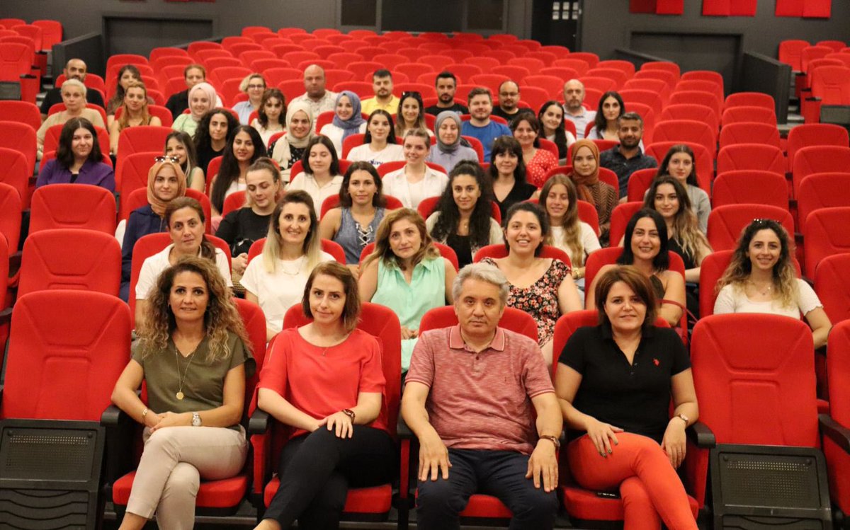 Rize_BK's tweet photo. 2022-2023 eğitim-öğretim yılı hazırlıklarımız ikinci gününde. Öğretmenlerimiz hizmetiçi eğitimlerle her zaman ve sürekli öğrenmeye devam ediyor. ❤️💙

@dagozlem @ErkenCocukluk @ozgeeasln @Savas_BOYAR @azizsonkaya @GokcemTaser @Rize_BK https://t.co/QY46oyfBOr